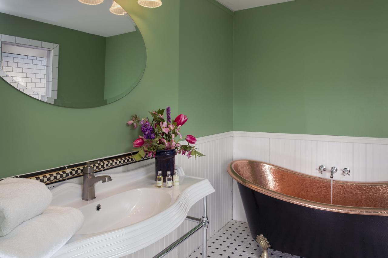Yale Manor B&B & Yurt Glamping ภายนอก รูปภาพ