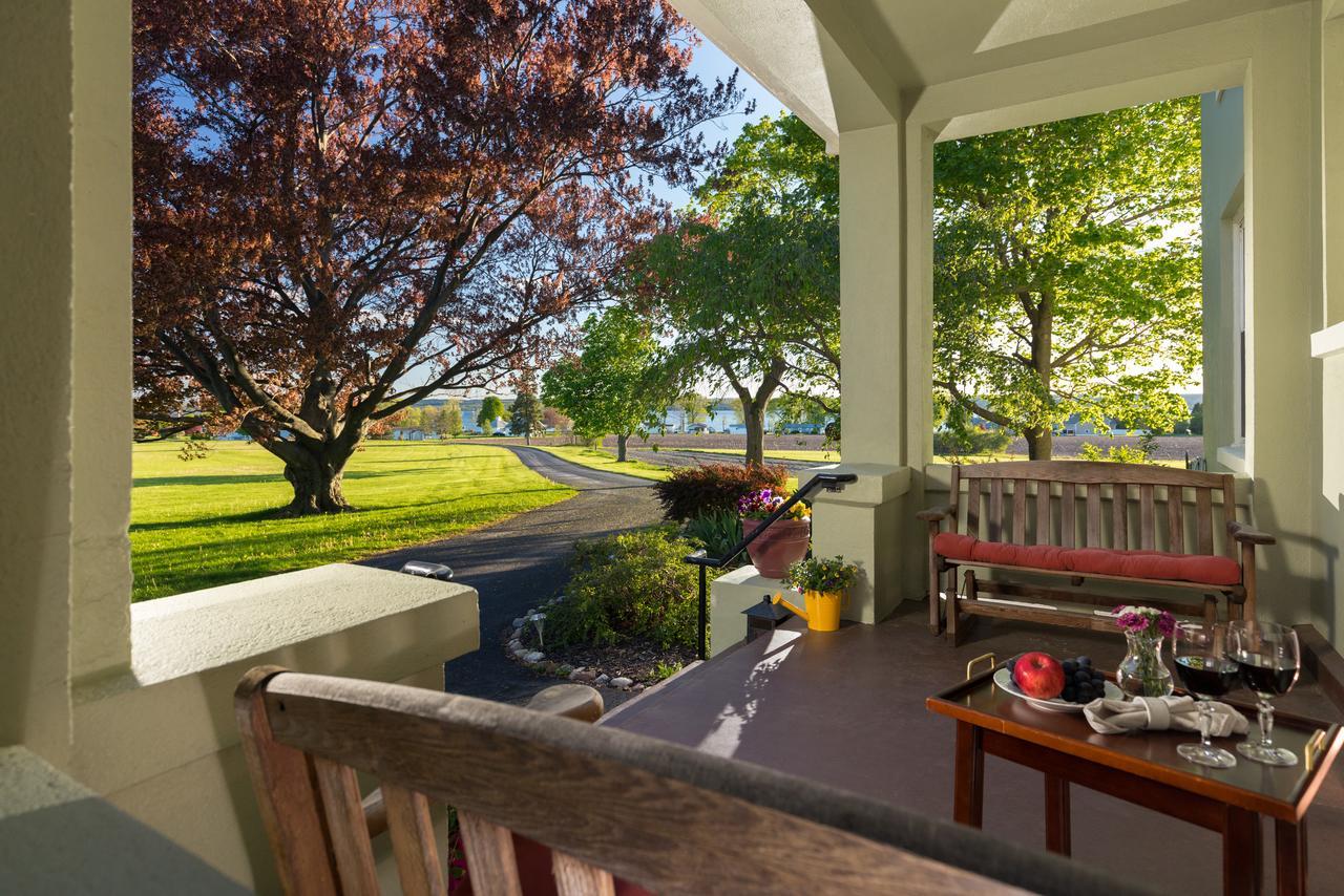 Yale Manor B&B & Yurt Glamping ภายนอก รูปภาพ