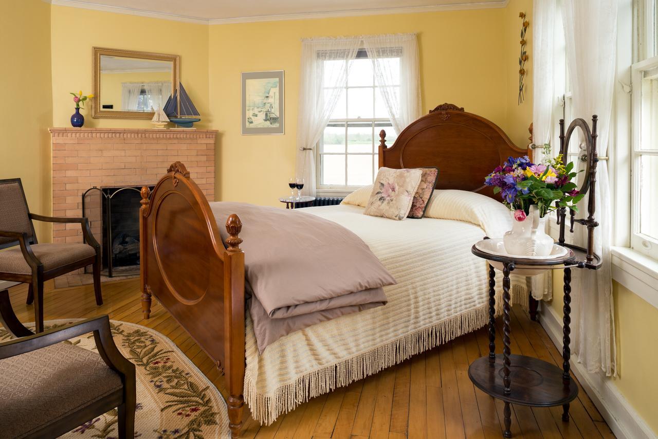 Yale Manor B&B & Yurt Glamping ภายนอก รูปภาพ