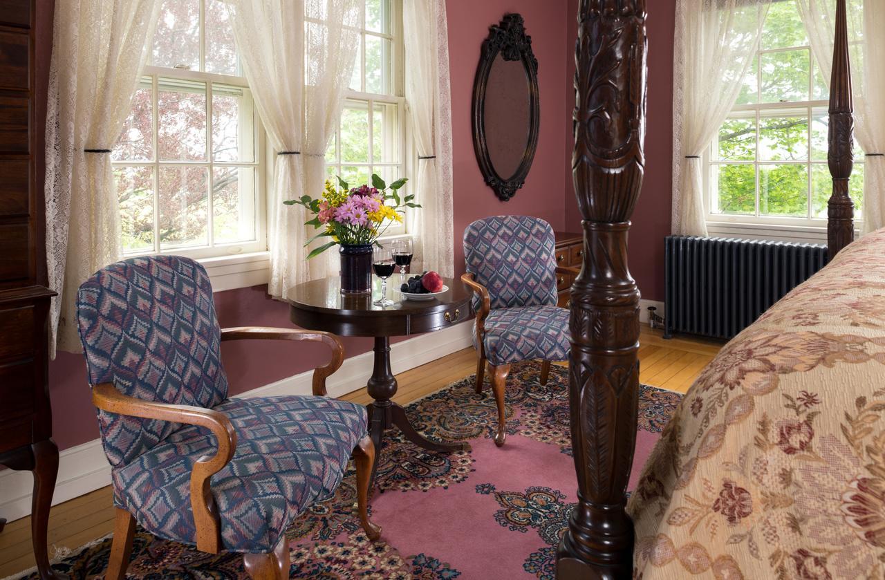 Yale Manor B&B & Yurt Glamping ภายนอก รูปภาพ